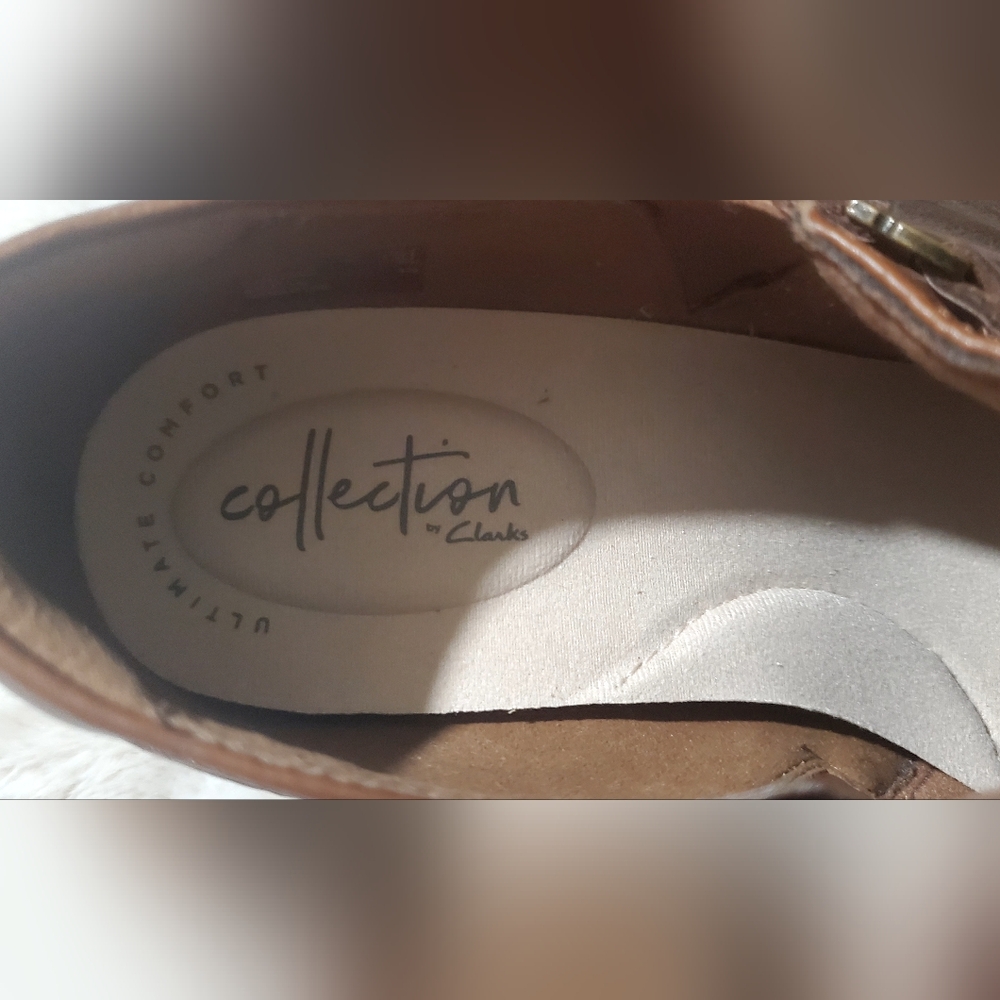 New Size 8 Clark's Leather Heeled Bootie - Picture 12 of 15